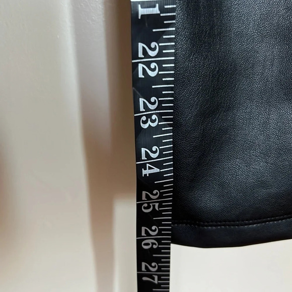 Nicole Miller Faux Leather Pants - Picture 5 of 11